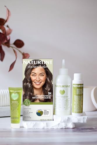 Back of box details for Naturtint Light Chestnut Brown demonstrating up to one hundred percent gray coverage benefits