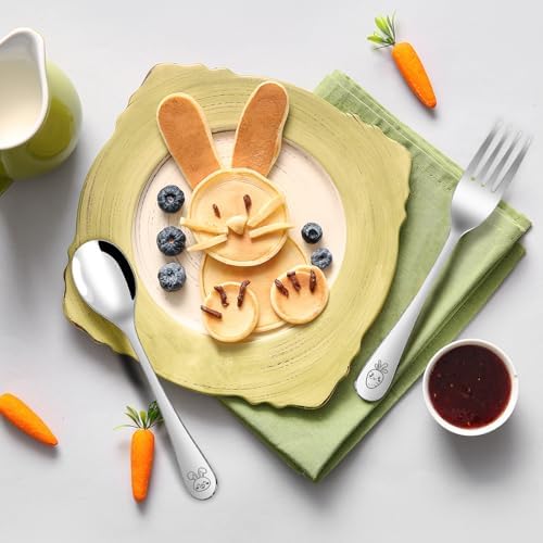 Small ergonomic handle design of Ititt toddler fork and spoon