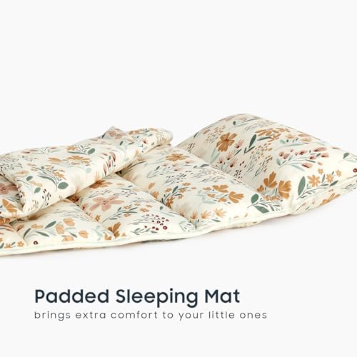 Wake In Cloud preschool bedding set showing the removable pillow insert feature