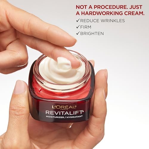 Triple power moisturizer working as makeup primer for smooth application
