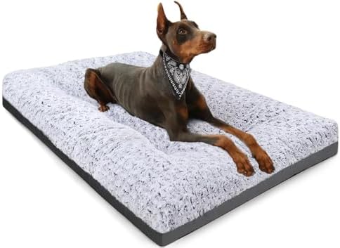 POCBLUE crate mat highlighting the non slip waterproof bottom texture