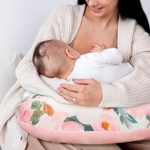 Stretchy fabric fitting a nursing pillow easily