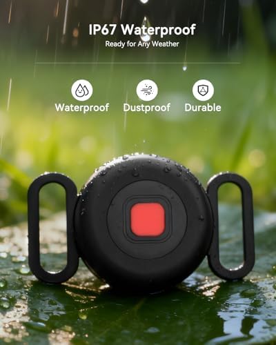 Water immersion demonstration highlighting the waterproof protection capability of the anti-lost smart tracking device
