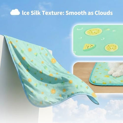 Thick padded edge profile of the NWK small pet blanket