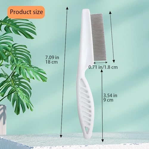 Close up of the dual-sided plastic teeth for effective dandruff and flea removal