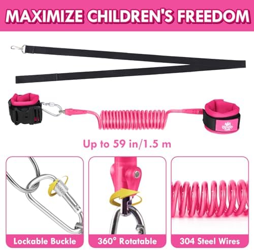 Toddler wearing Lehoo Castle backpack harness