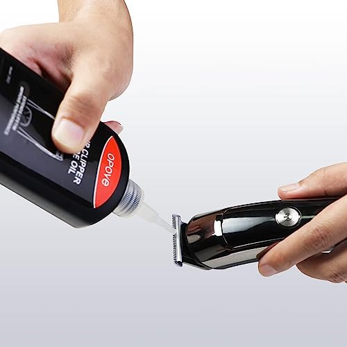 Back label of Opove premium blade oil highlighting the instructions for universal trimmer compatibility