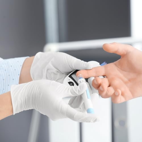 White Shamrock 10600 series latex gloves for clinical and industrial use