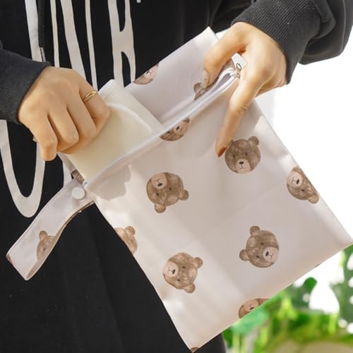 Three different sizes of Gieeu waterproof storage pouches