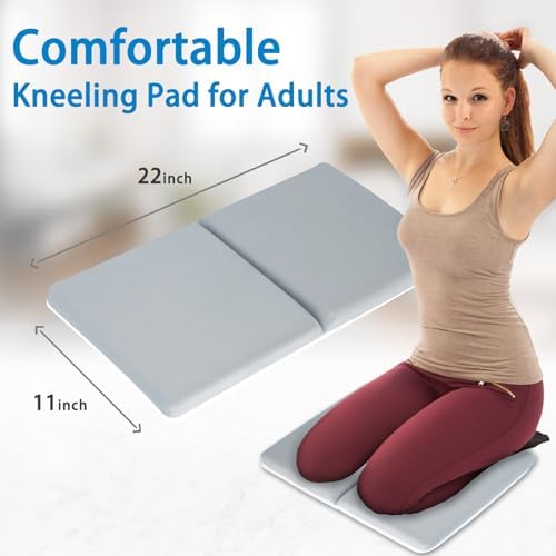 Parents using JJGoo memory foam kneeling mat for baby bath