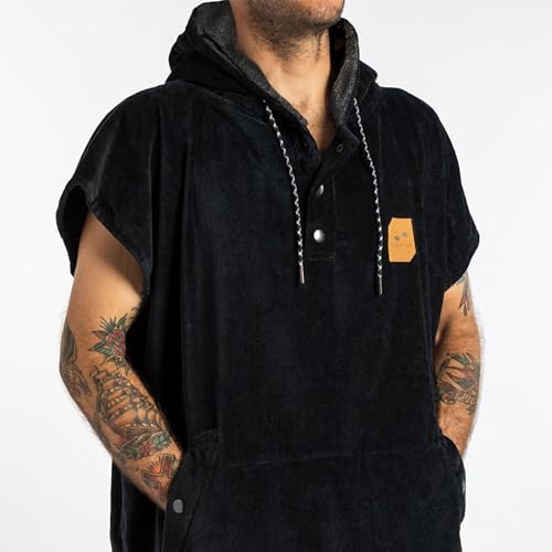 Slowtide changing poncho kangaroo pocket feature