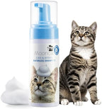 Mooncat waterless cat shampoo foam texture demonstration on feline fur