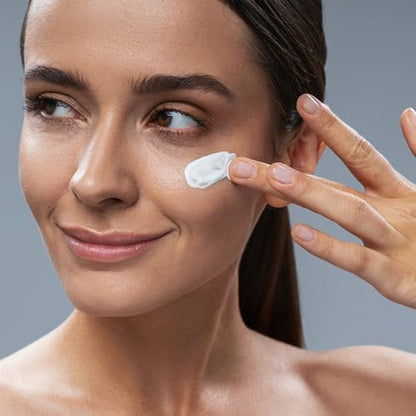 Dermalsure everyday moisture base cream bottle displaying 180 ml size details.