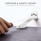 Bebe Earth child safety strap quick release buckle mechanism close up