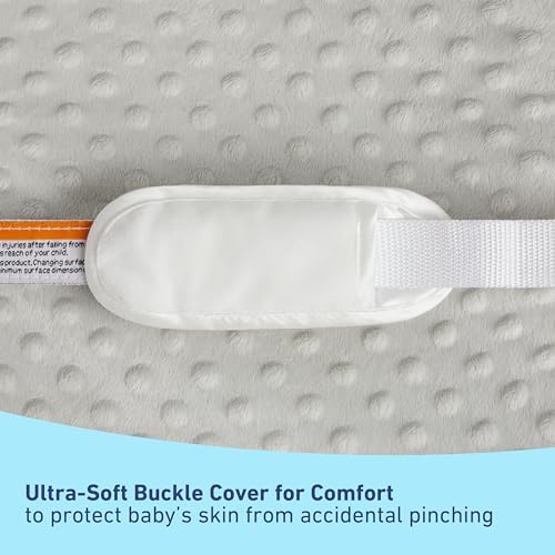 Graco baby changing pad safety belt and buckle detail