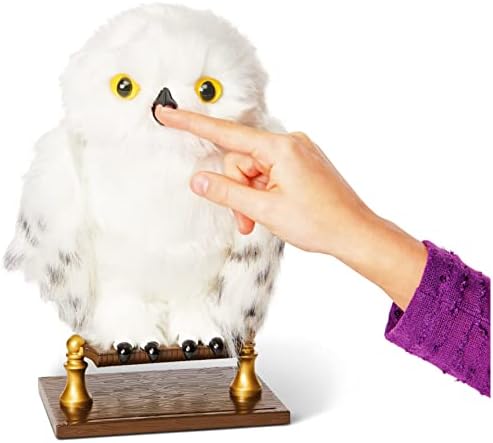 Close up of the touch sensors on the head of the Wizarding World Hedwig companion toy