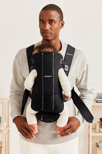 Unclenched front panel mechanism of BabyBjorn newborn carrier for sleeping babies