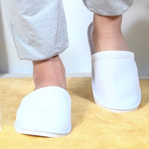 Yeios white house slippers showcasing the textured non slip sole pattern