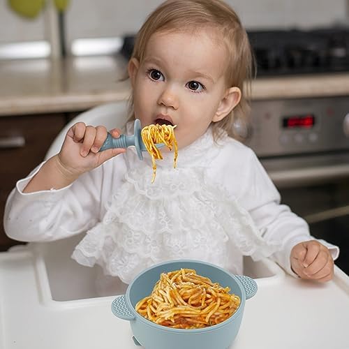 Eascrozn BPA free food grade silicone baby spoons demonstrating flexible soft tip material