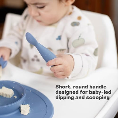 Demonstration of the flexible food grade silicone material bending safely.
