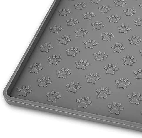Close up view of Ptlom silicone pet feeding mat surface
