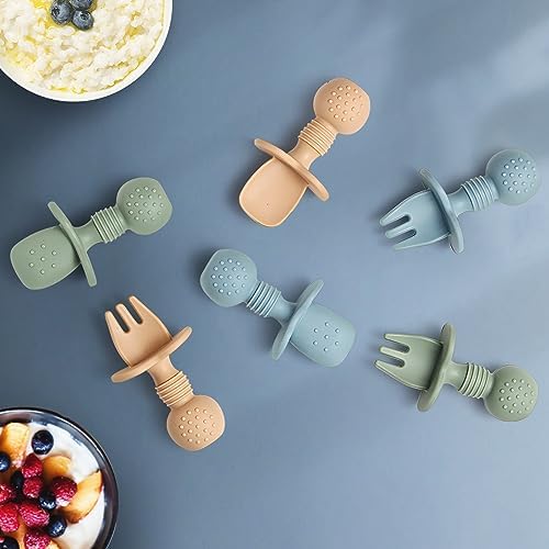 Eascrozn toddler silverware training set being sterilized in boiling water to show heat resistance