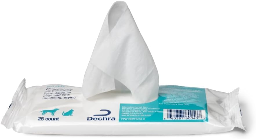 MalAcetic antibacterial and antifungal pet wipes pack showing active ingredients.