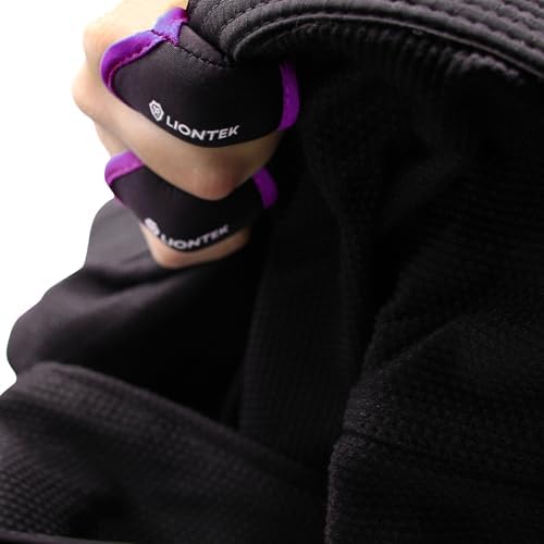 Close up view of the durable stitching on the LIONTEK finger sleeve