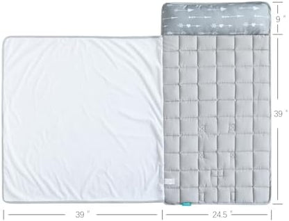 Biloban nap mat with removable pillow detail