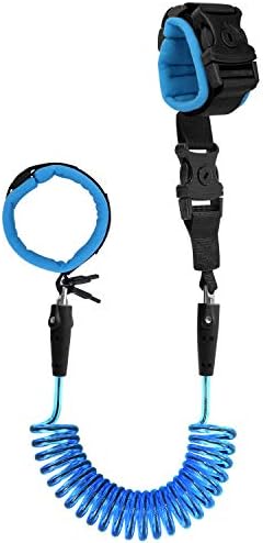Child wearing Blisstime 2 in 1 anti-lost wrist band