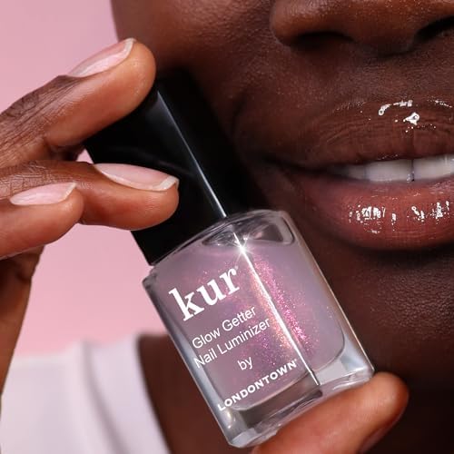 Luminescent shimmer finish of Londontown nail treatment