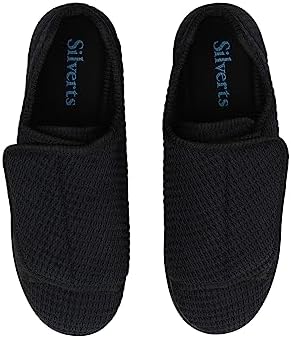 Bottom view of Silverts senior slippers highlighting the slip resistant safety sole.