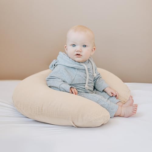Konssy 100 percent cotton nursing cover lifestyle shot