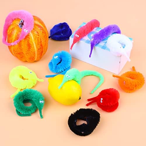 Transparent string detail on magic twisty worm toy