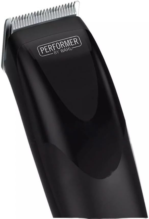 Close up of the self sharpening high carbon steel blades on the Wahl Performer clipper.