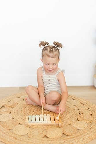 Close up of the precise steel keys and secure iron nails on the Brooklyn Neutral toddler music instrument