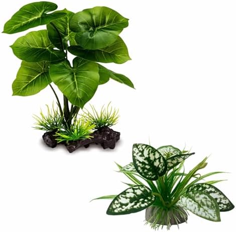 Close up view of the vibrant green leaves on the Moonorange artificial aquarium plant.