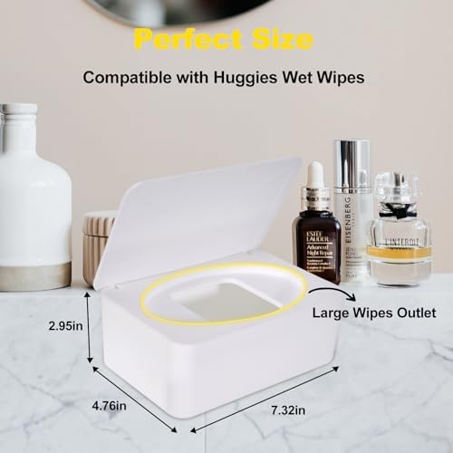 Eiszhjk wipes dispenser being used for baby care