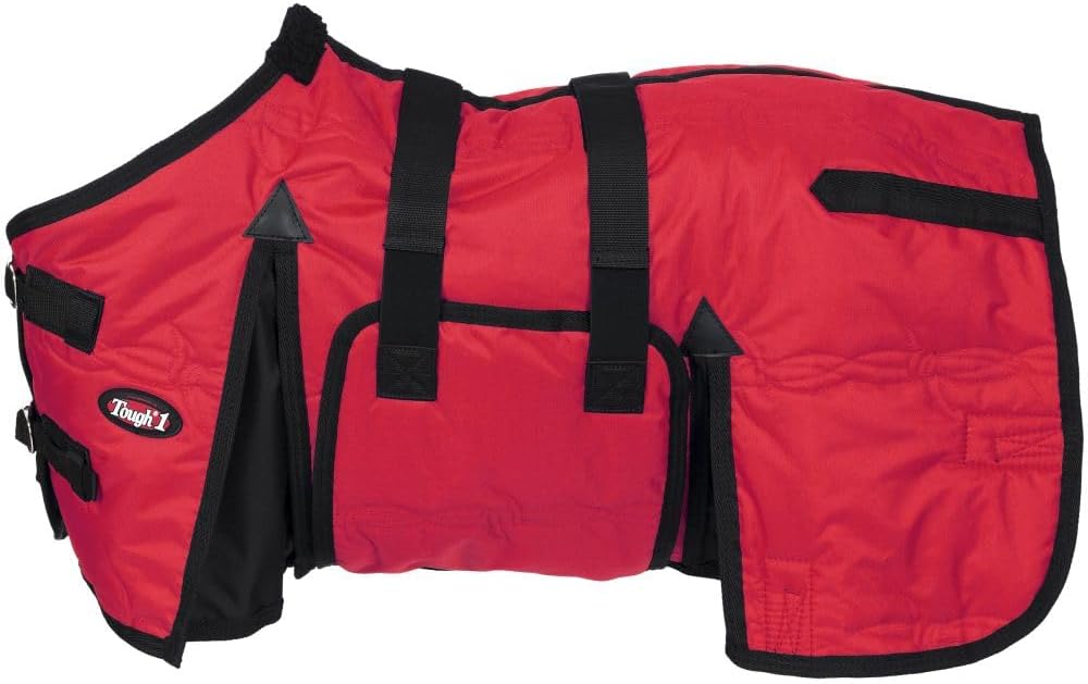 Tough 1 stable blanket shoulder gusset and chest buckles detail