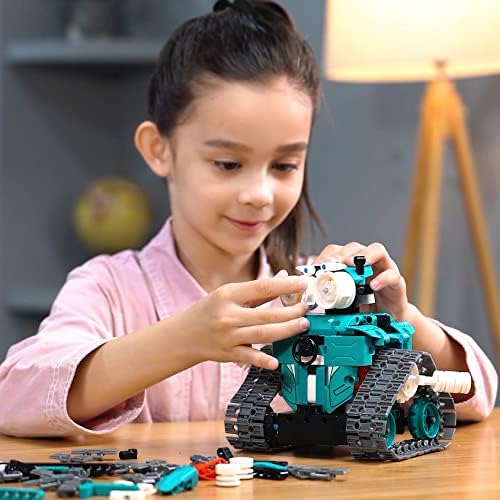 Children assembling 440 piece STEM building project