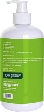 Close up view of the easy to use pump mechanism on the Heapets pet food supplement bottle.