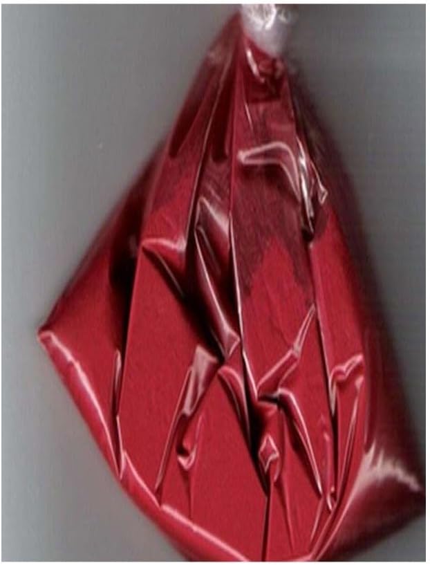 Pure and natural red herbal powder for DIY face masks and lip tinting