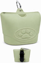 Comparison of ZBBORQ pouch size with pet treats