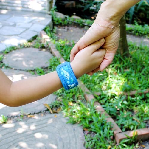 Para Kito shark themed insect repellent band on child wrist