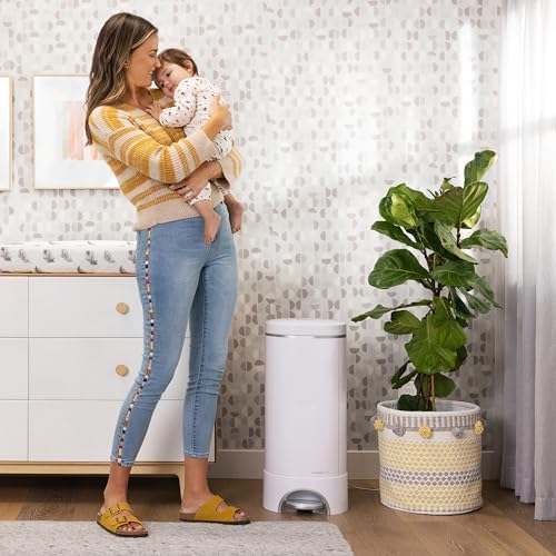 Munchkin UV Diaper Pail refill ring and bag installation