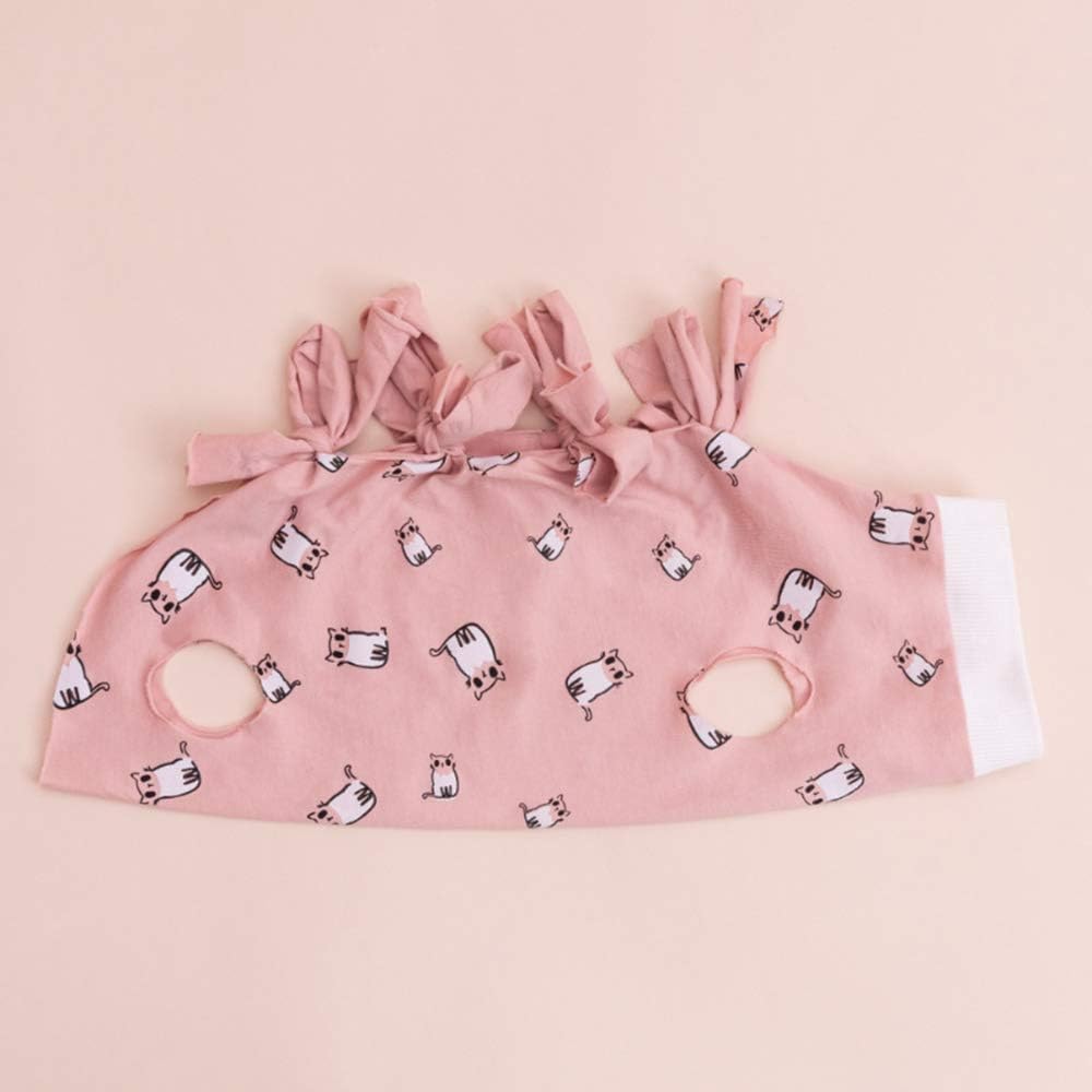 Adjustable manual strap closure detail on Pumyporeity cat shirt