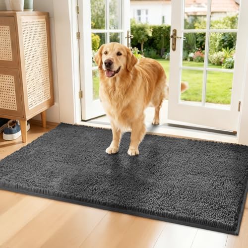 Naturei grey microfiber entryway rug showcasing the one inch thick shaggy pile structure.