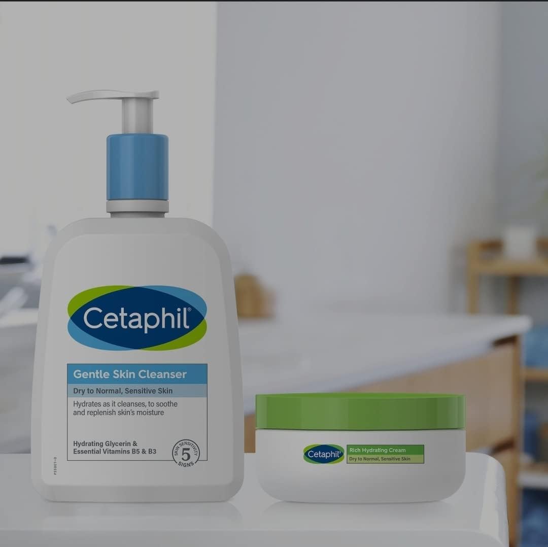 Cetaphil sensitive skin cleanser pump mechanism close up