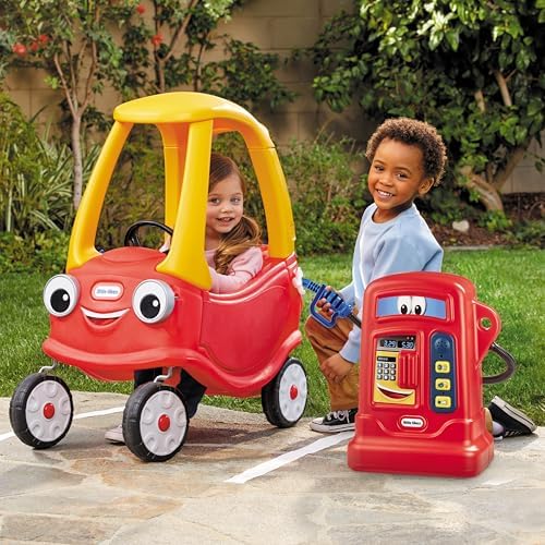 Close up view of the weatherproof fuel buttons and credit card swipe slot on the Little Tikes play set.