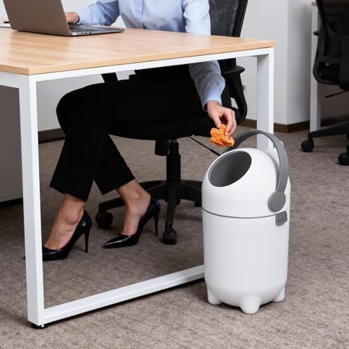 Reheyre baby care waste disposal bin in nursery setting